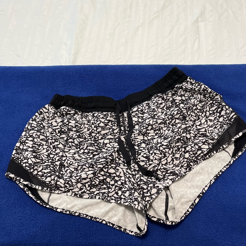 Hotty Hot LuLuLemon shorts 4” inseam